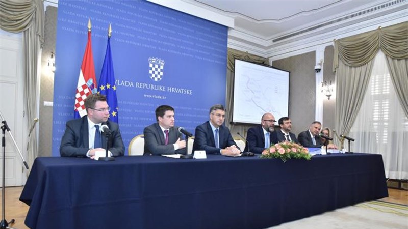 Kreće izgradnja pristupnih cesta Pelješkome mostu – danas potpisani ugovori vrijedni gotovo milijardu kuna 